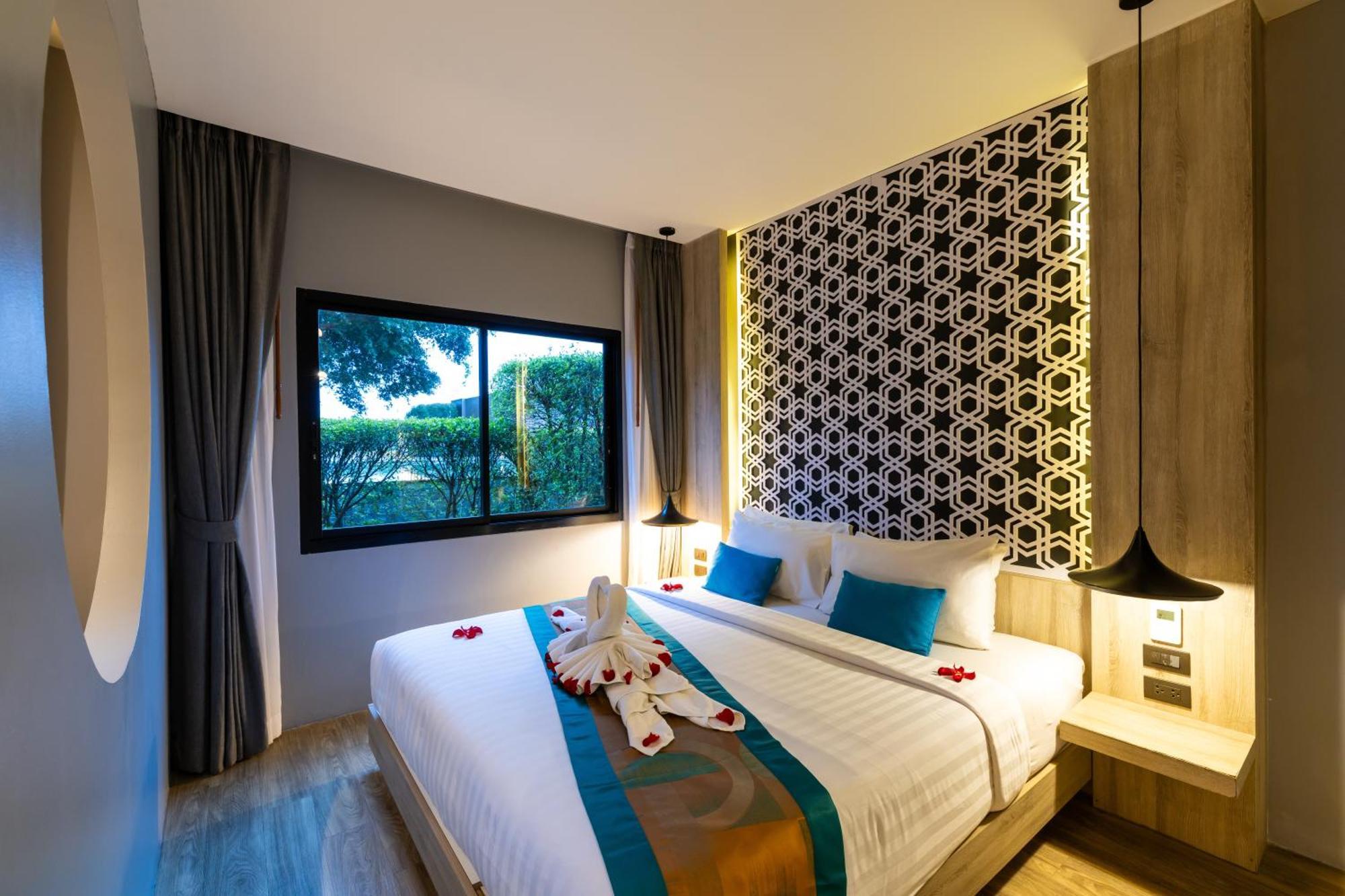 Hotel Antiya Phuket